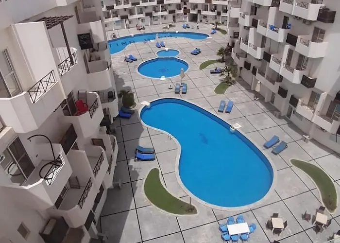 Al Mutamayz Tiba Aparthotel